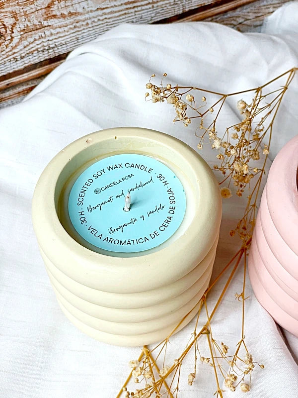 vela aromatica recipiente hecho a mano aroma bergamota o pera candela rosa tienda online velas artesanales 