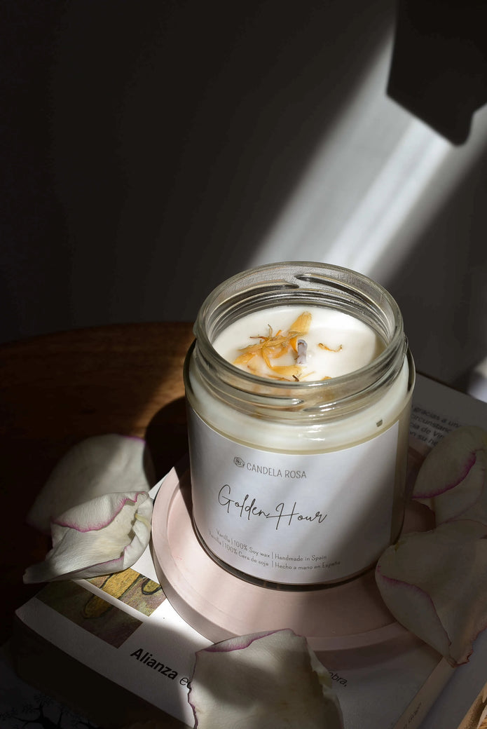 vela golden hour vela aromática de vainilla vela de cera de soja tienda de velas vela artesanal españa candela rosa marca registrada 