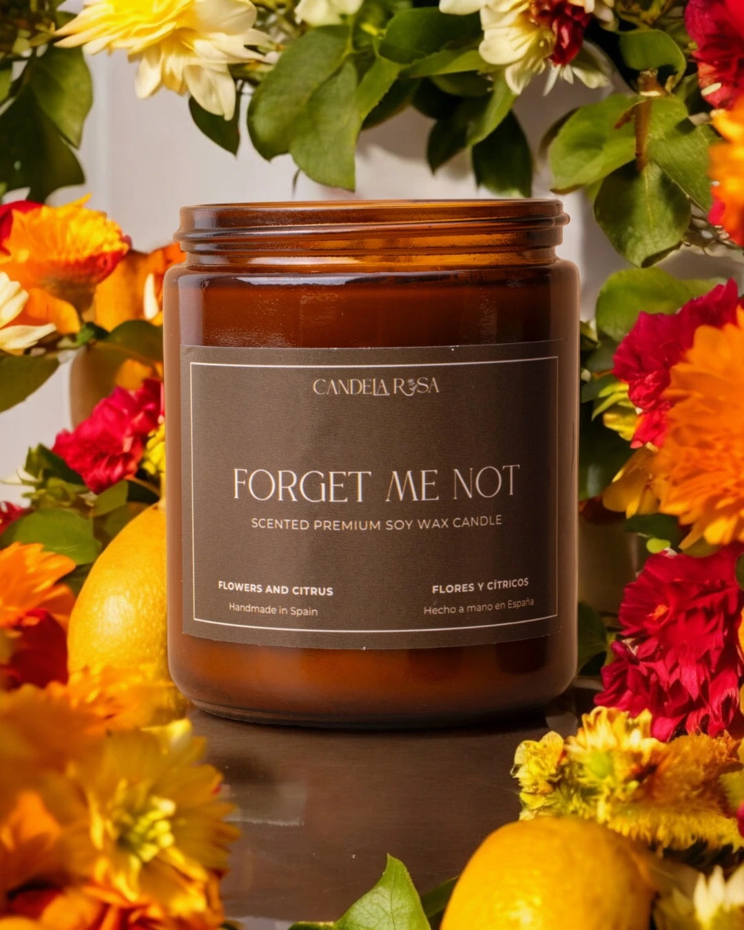 forget me novela aromática premium flores y cítricos en tarro ámbar con tapa de aluminio candela rosa velas de lujo velas aromáticas lujosas luxury artisan candle soy wax velas veganas velas perfumadas tienda de velas vela afrutada vela que huele bien españa 