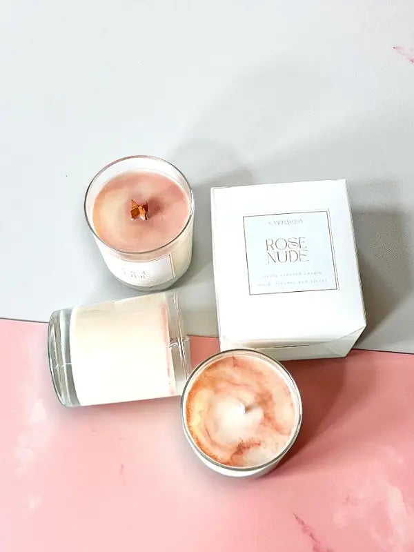 Rose Nudé : vela aromática marmoleada nude con aroma floral