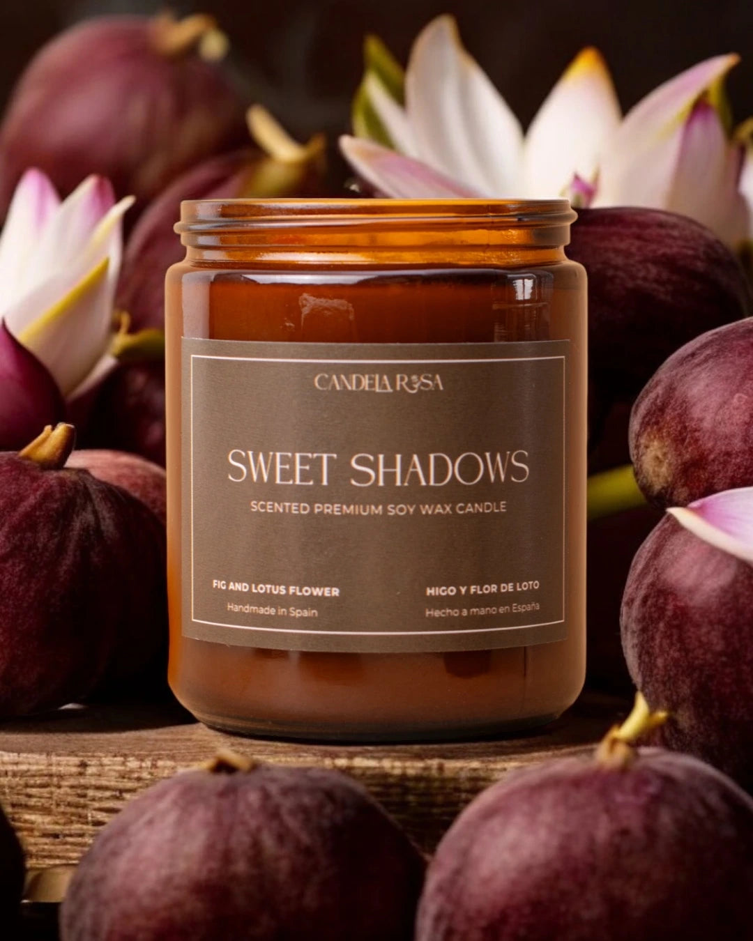 sweet shadows vela aromática premium higo y flor de loto en tarro ámbar con tapa de aluminio candela rosa velas de lujo velas aromáticas lujosas luxury artisan candle soy wax velas veganas velas perfumadas tienda de velas vela relajante vela que huele bien españa