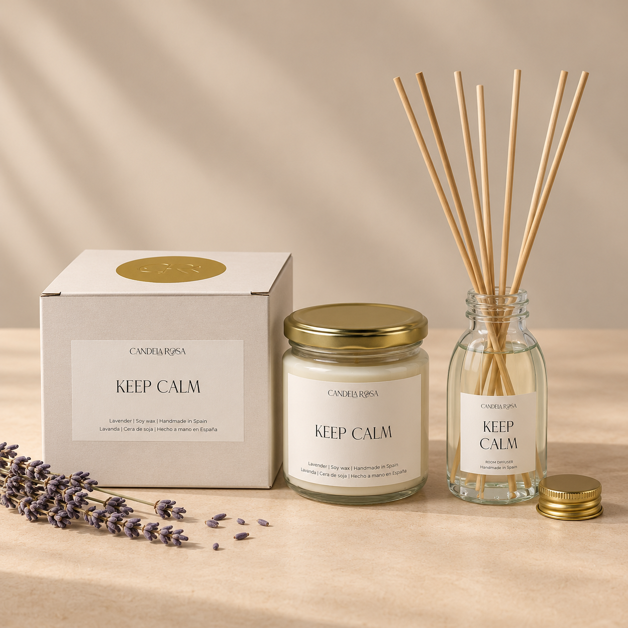 Pack vela aromática artesanal y ambientador mikado Candela Rosa