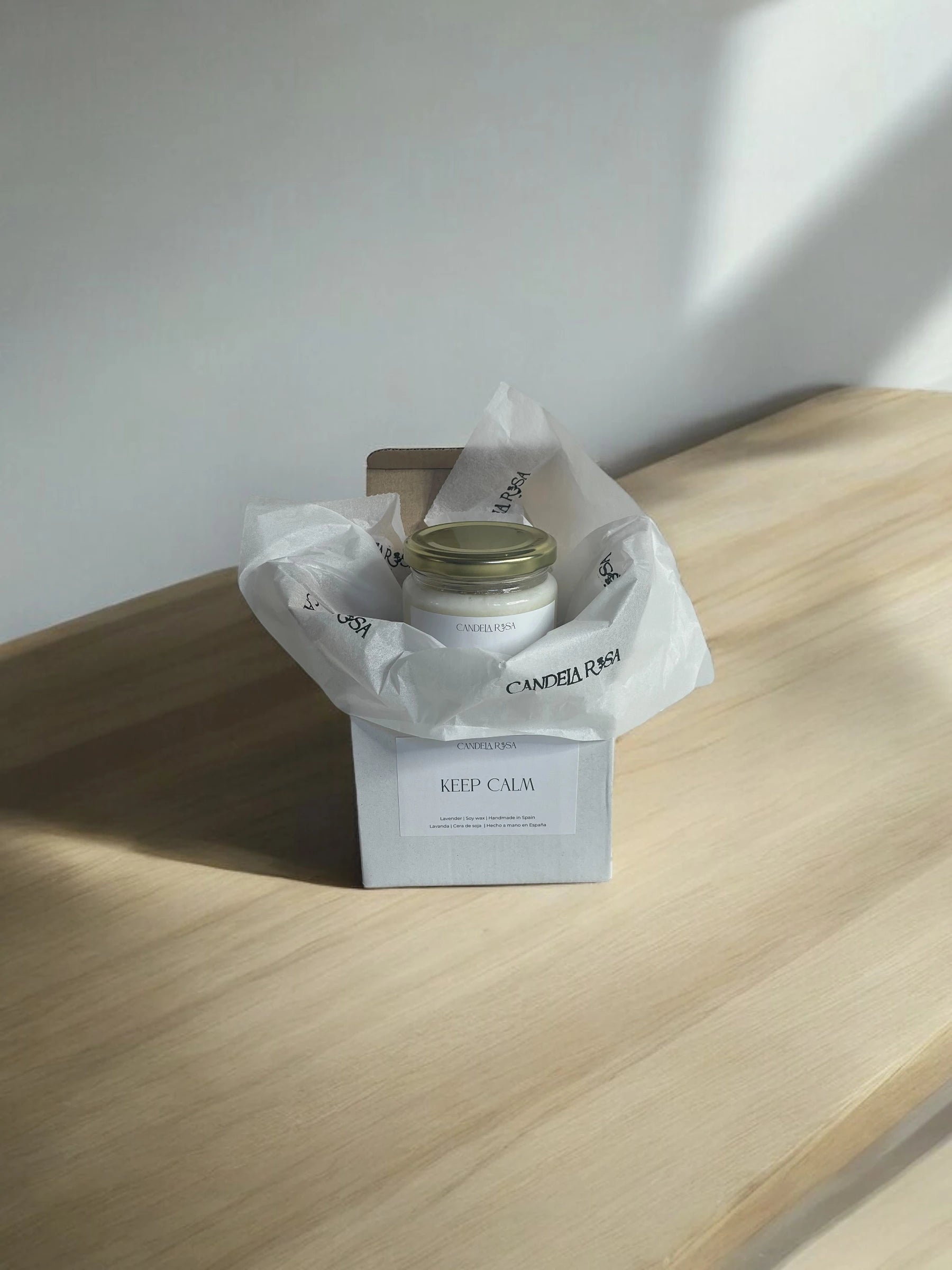 packaging vela aromática artesanal vela aromática premium en tarro vidrio con tapa candela rosa velas de lujo velas aromáticas lujosas luxury artisan candle soy wax velas veganas velas perfumadas tienda de velas vela que huele bien españa
