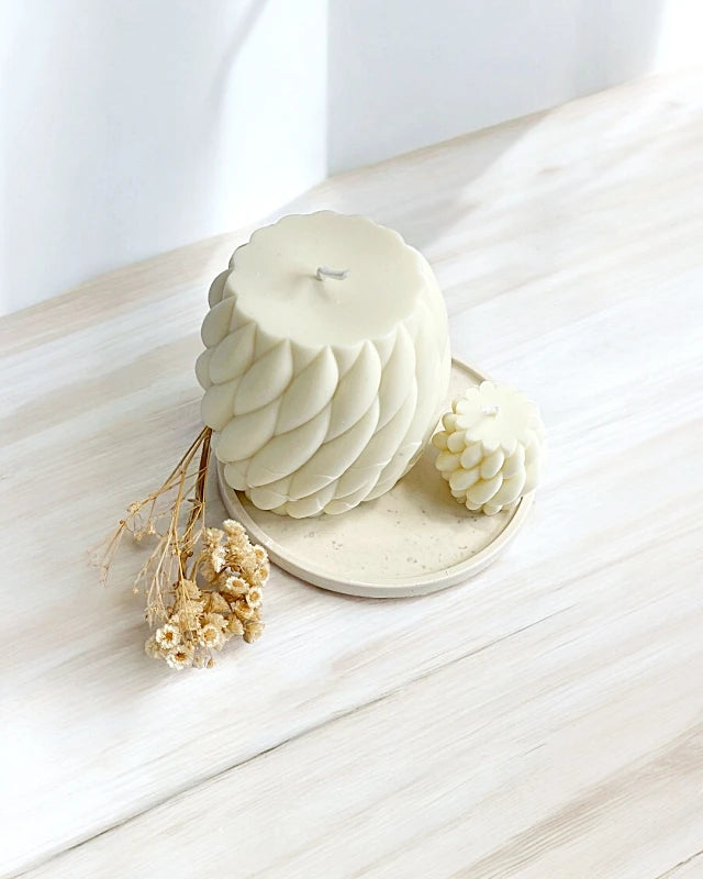 Braid: vela decorativa minimalista