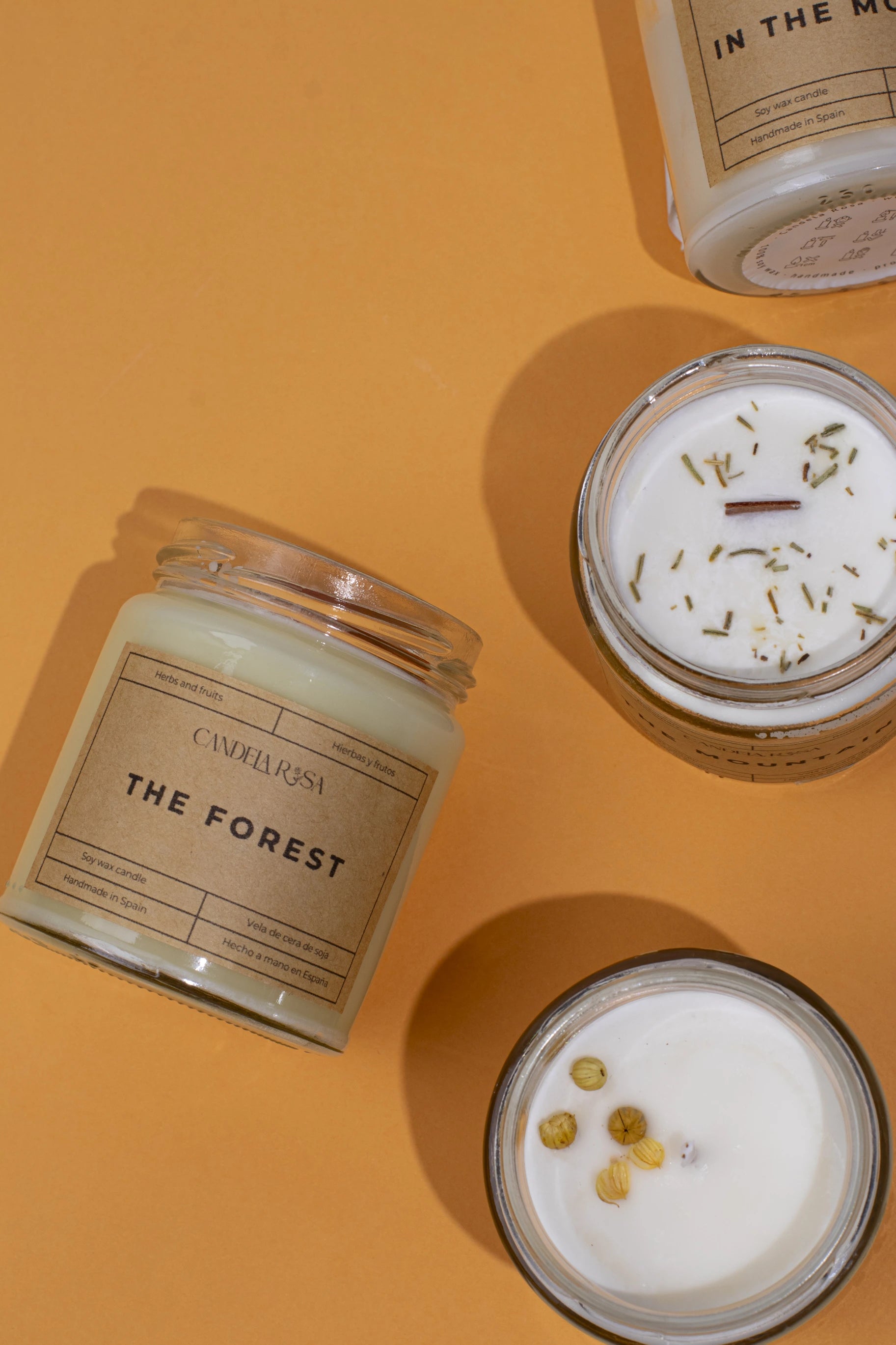 vela aroma a bosque frutas y hierbas vela aromática de lujo velas de cera vegetal  velas de cera de soja y cera de coco tarro vidrio candela rosa velas de lujo velas aromáticas lujosas luxury artisan candle soy wax velas veganas velas perfumadas tienda de velas vela que huele bien españa velas rústicas velas kraft