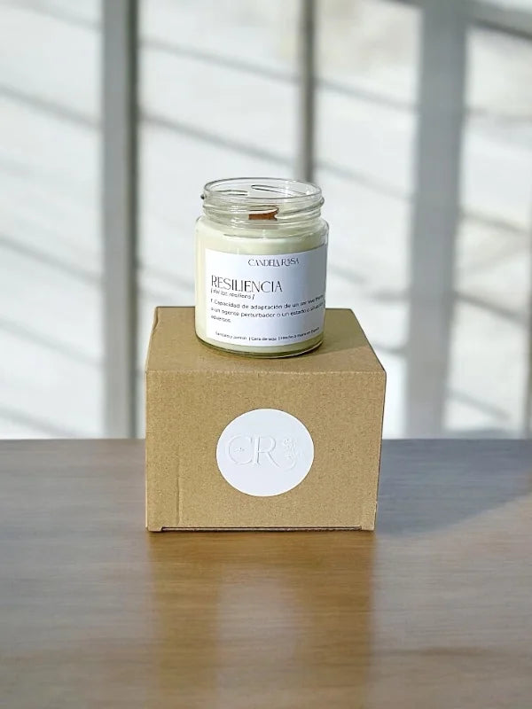 Resiliencia: vela aromática reconfortante artesanal de sándalo y jazmín